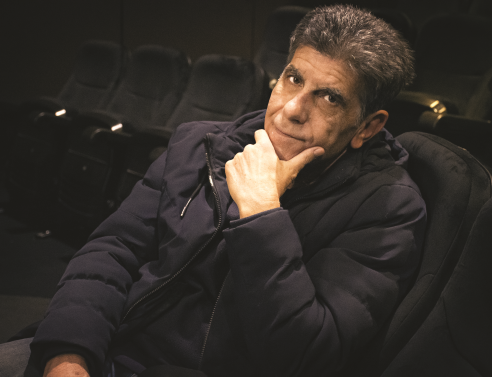 Γιάννης Μπέζος: «Ξεκουράζομαι μέσα από τη δουλειά»