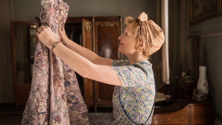 «Ένα φόρεμα για την κυρία Χάρις»: Η νέα ταινία του Anthony Fabian με πρωταγωνίστρια τη Lesley Manville