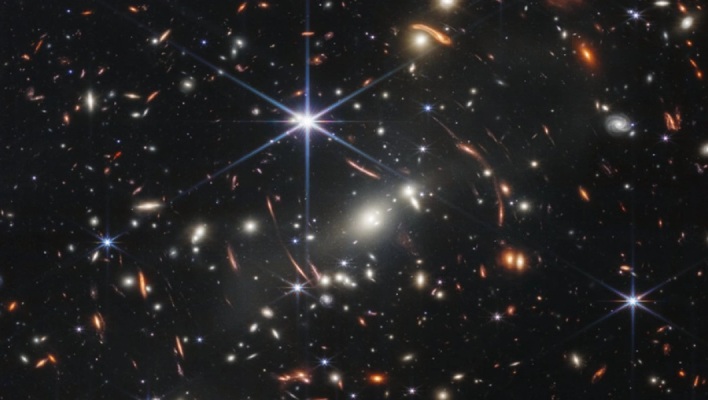 Νέες εικόνες της NASA από τα βάθη του διαστήματος 