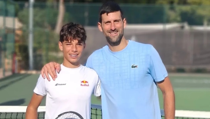Ο Τζόκοβιτς αποθέωσε τον Ραφαήλ Παγώνη – «Θυμήσου την προπόνηση μας όταν πάρεις το πρώτο σου Grand Slam»