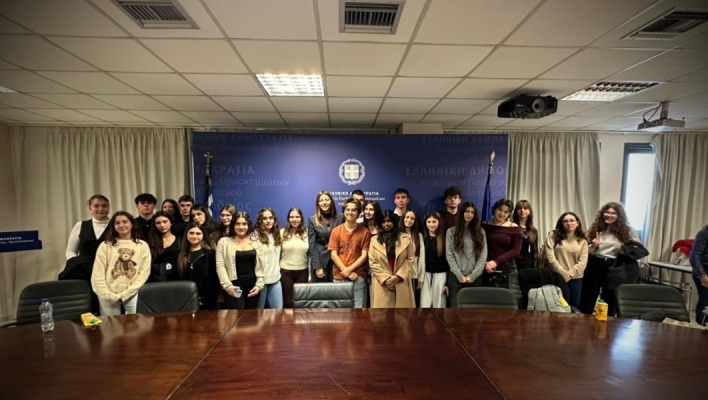 Συνάντηση της Υπουργού Παιδείας, Σοφίας Ζαχαράκη με εκπροσώπους μαθητικών κοινοτήτων