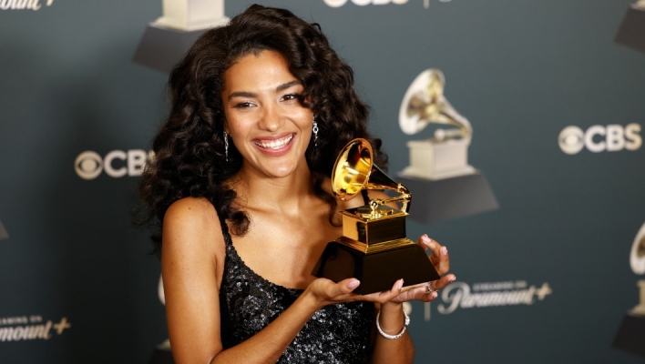 Ολίβια Ντιν: Ποιά είναι η soul φωνή που σάρωσε τα φετινά Grammy;