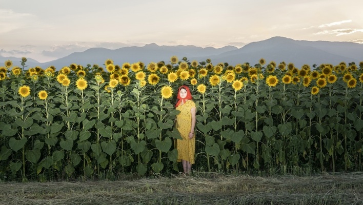 Βίκη Γεωργίου, «Η πίσω αυλή», Έκθεση φωτογραφίας Μαζί, Ορατές_σε συνεργασία με το MOMUS-Μουσείο Φωτογραφίας Θεσσαλονίκης