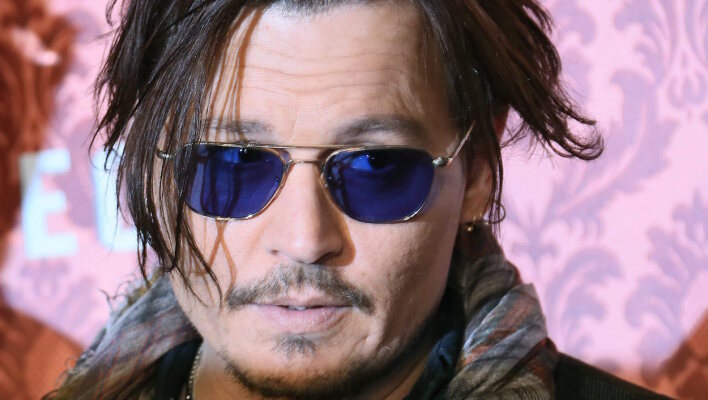 Τζόνι Ντεπ: Μερικοί λόγοι που ο Johnny Depp άρεσε και εξακολουθεί να αρέσει στα κορίτσια, παρότι προβληματικός και αντιστάρ.