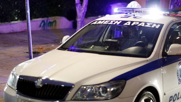Θεσσαλονίκη: Συνέλαβαν κωφάλαλη για ληστρική κλοπή – Δεν έβρισκαν διερμηνέα νοηματικής γλώσσας για την απολογία της	