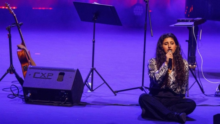 Μαρίνα Σπανού: H τραγουδίστρια που έγινε viral