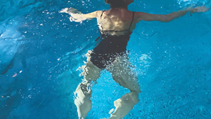 «Κολυμπώντας» της Julie Otsuka, εκδόσεις Πατάκη