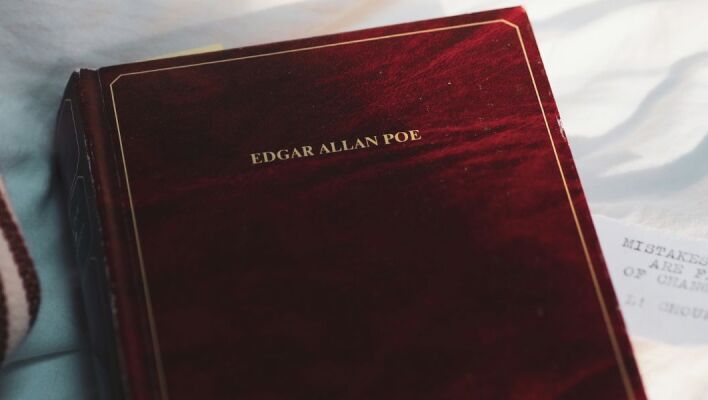 «Οι φόνοι της οδού Μοργκ»: Σαν σήμερα το 1841 εκδόθηκε η ιστορία μυστηρίου του Έντγκαρ Άλαν Πόε που αποτέλεσε θεμέλιο λίθο της αστυνομικής λογοτεχνίας. 