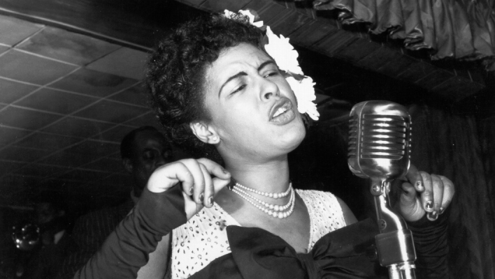 H Billie Holiday και τα blues μέσα από τη μουσική της και τα βιβλία που γράφτηκαν για την τραγουδίστρια.