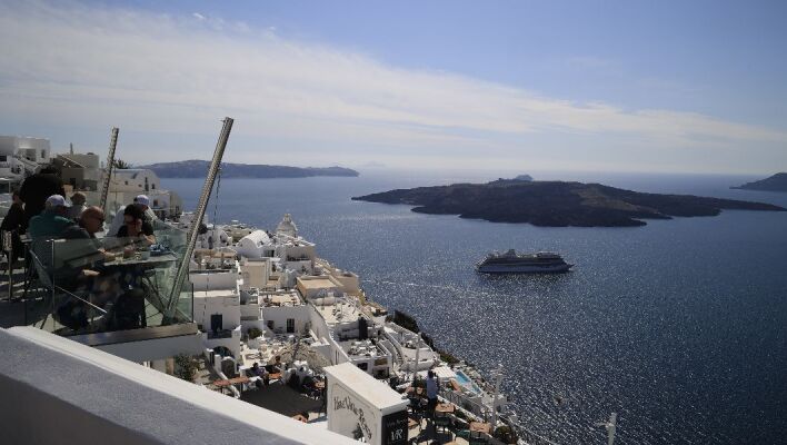 Σαντορίνη: Επιχείρηση «Κρουαζιέρα θα σε πάω» από την ΑΑΔΕ - Οι ελεγκτές παρίσταναν τους τουρίστες