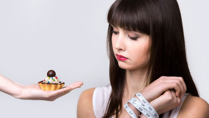 Podcast 40+ | Μαρία Τσιάκα: Οι διατροφικές διαταραχές και ο ρόλος της οικογένειας