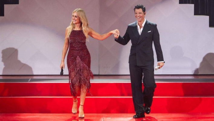 Βραδιές με Νατάσσα Θεοδωρίδου και Σάκη Ρουβά στο Έναστρον