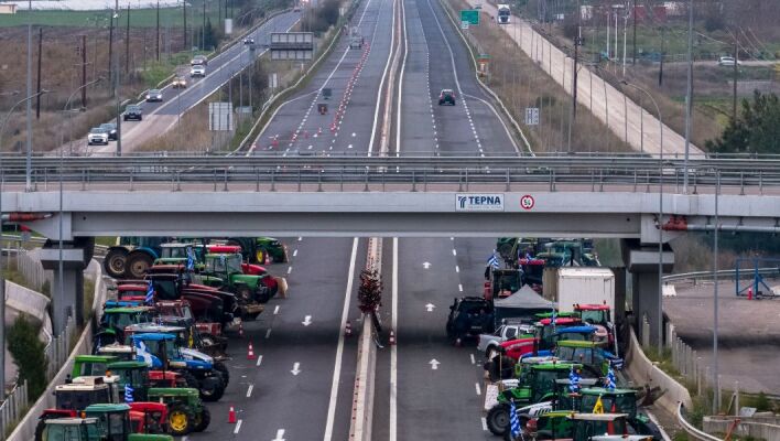 Πού υπάρχουν τώρα αγροτικά μπλόκα - Οι εναλλακτικές διαδρομές για τους εκδρομείς