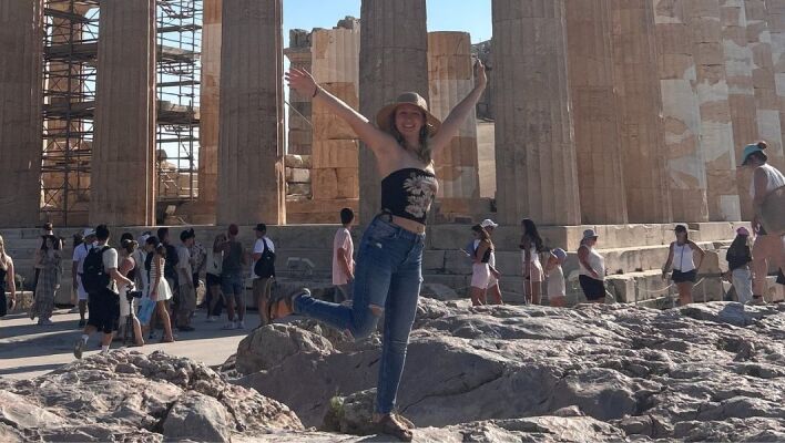 Η Eliana Klathis απέρριψε την αμερικανική κολλεγιακή εμπειρία 