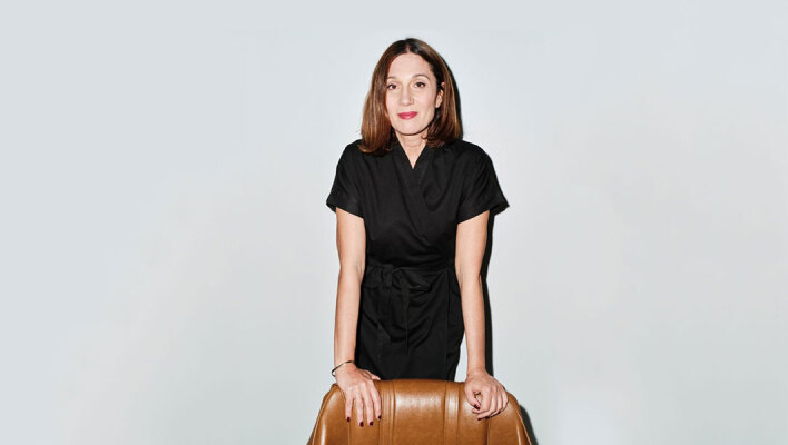 Έλενα Καρακούλη: Συνέντευξη για το Misery που σκηνοθετεί στο θέατρο Άνεσις