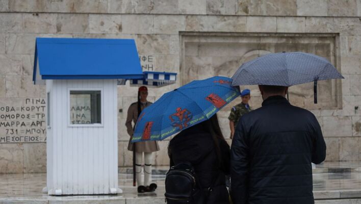 Ο καιρός σήμερα, Κυριακή 22 Φεβρουαρίου: Βροχές, καταιγίδες και χιόνια στα ορεινά - Πτώση θερμοκρασίας και βοριάδες έως 7 μποφόρ.