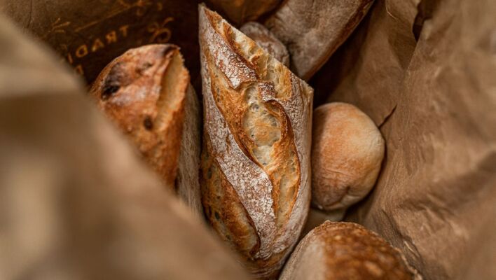 Τόσοι πολλοί φούρνοι, τόσα ίδια ψωμιά...