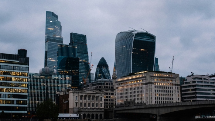Walkie talkie tower