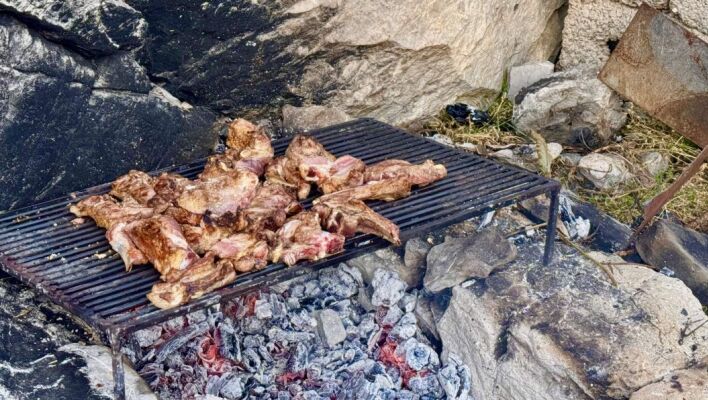 Μαγειρέματα της φωτιάς με Ορεινό Ηπείρου στις κορφές των Τζουμέρκων