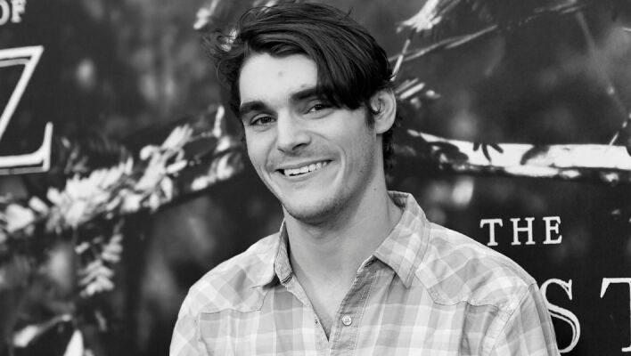 RJ Mitte: Σου μοιάζω για σκέιτερ;