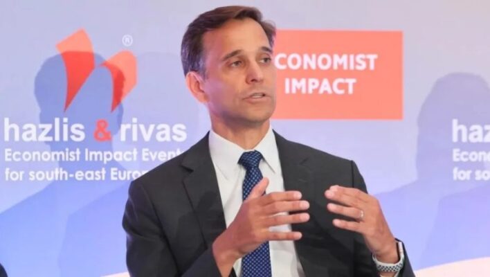 Ο Τζόσουα Χακ είναι ο νέος Πρέσβης των ΗΠΑ στην Ελλάδα μετά την αποπομπή της Kίμπερλι Γκίλφοϊλ