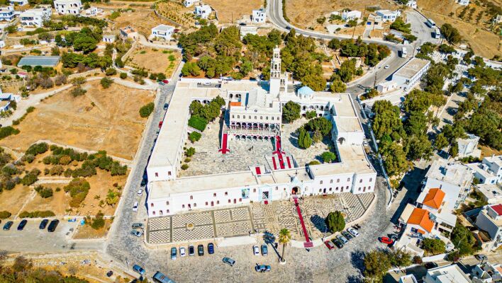 5 λόγοι για να επισκεφθείς την Τήνο και τον Οκτώβριο