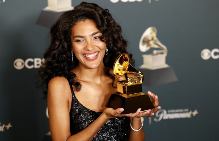 Ολίβια Ντιν: Ποιά είναι η soul φωνή που σάρωσε τα φετινά Grammy;