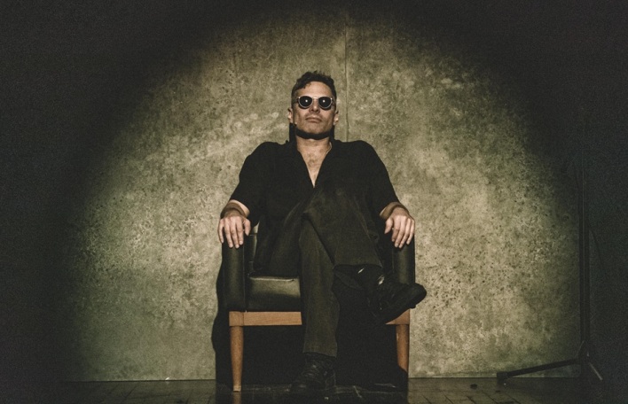 «1984- Ο τελευταίος άνθρωπος», Δίπυλον