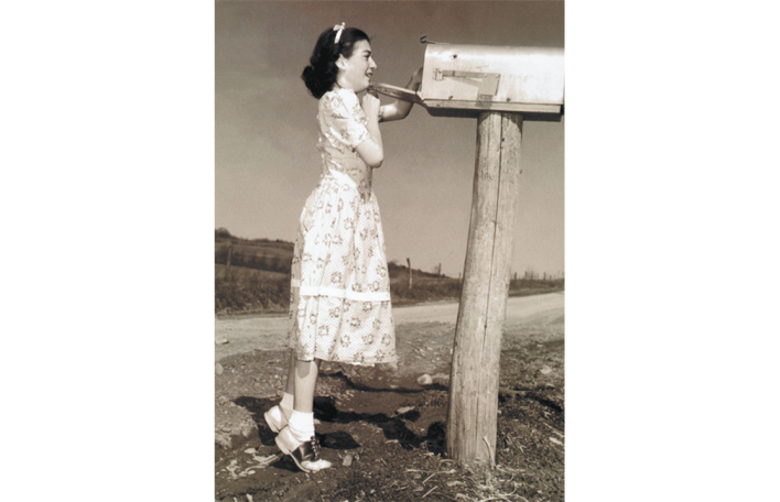 τι γυρεύω εδώ