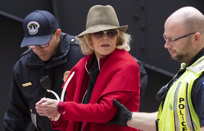 Editorial Fotis Georgeles.jpg