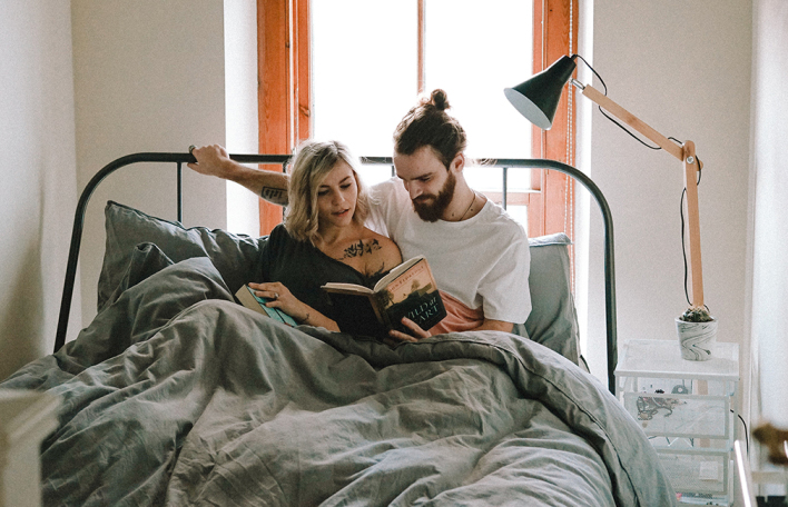 couple reading