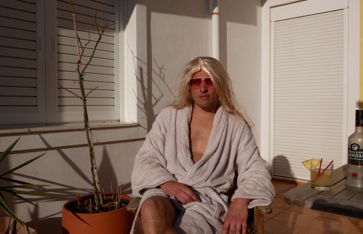 Ο τραγουδοποιός Θέμος Ρίζος, γνωστός ως Apicos