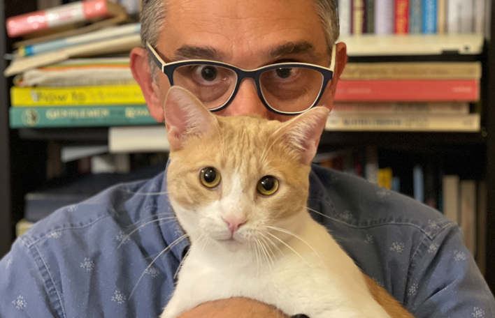 O Θοδωρής Τσεκούρας μιλάει στην ATHENS VOICE