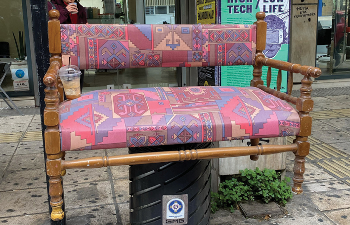 Η πιο νοικοκυρεμένη στάση λεωφορείου στην Ιπποκράτους