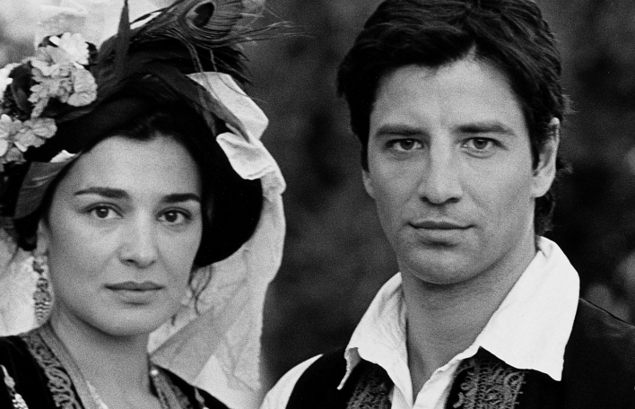 Μαρία Ναυπλιώτου (Γκόλφω)  - Σάκης Ρουβάς (Τάσος)