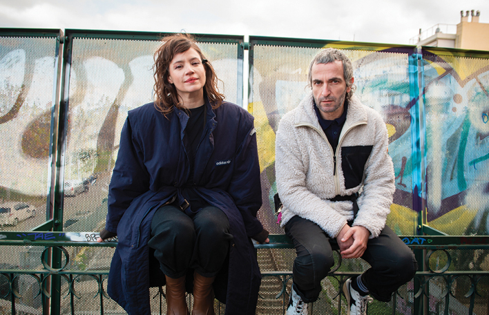 Άρης Σερβετάλης – Έφη Μπίρμπα: «Συν-λειτουργούμε μέσα στην παράσταση»