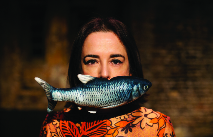 «Δαγκώνει;» της Όλγας Ποζέλη στο Θέατρο Φούρνος