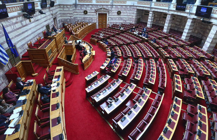 Με το κεφάλι χωμένο στην άμμο