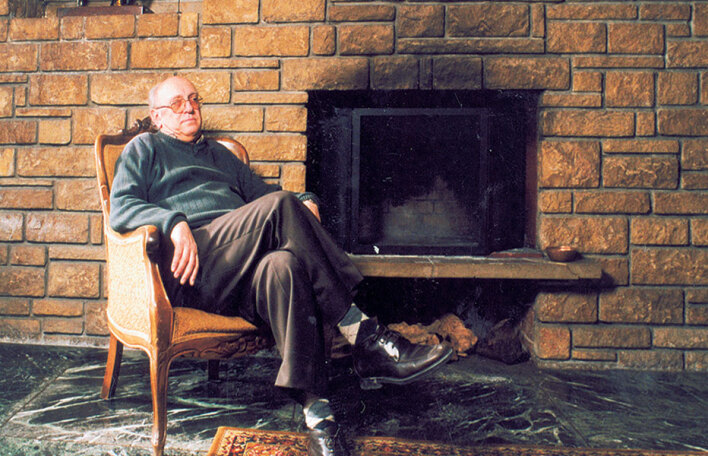 Πέτρος Mάρκαρης: «Μου αρέσει να βάζω στις ιστορίες μου αληθινά μέρη»