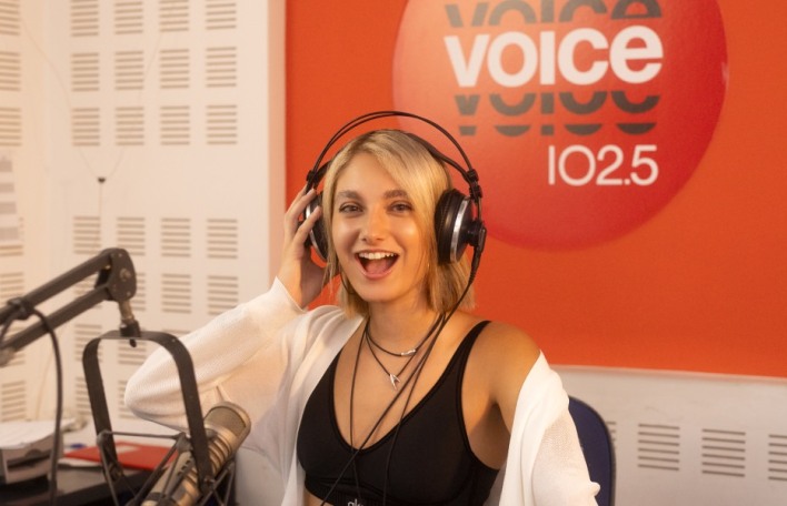 Αθηνά Κλήμη, ραδιοφωνική παραγωγός στον Voice 102.5