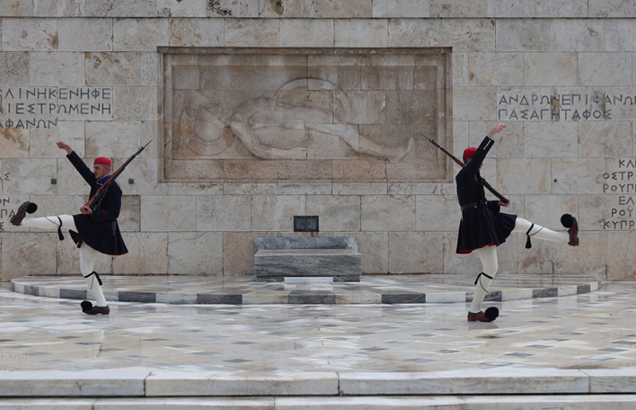 Μνημείο Αγνώστου Στρατιώτη: Ο λαός έχει πάντα δίκιο;