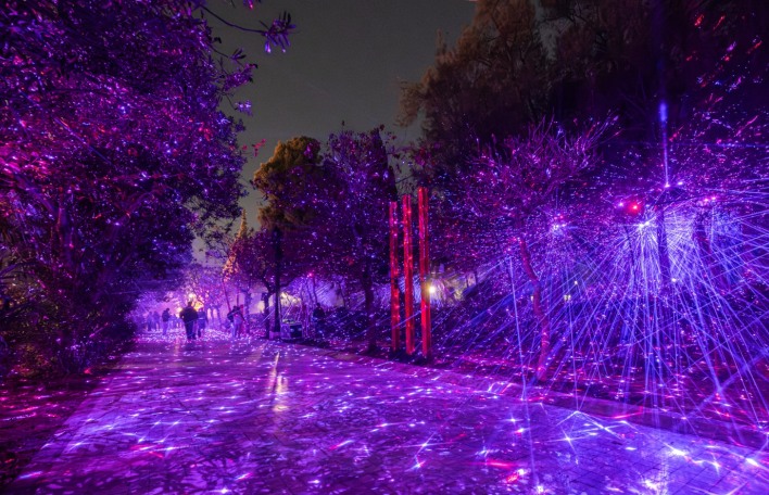 OXI AKOMA-Ποιο είναι το πρόσωπο πίσω από το φωτεινό πάρκο στο Πεδίον του Άρεως; 