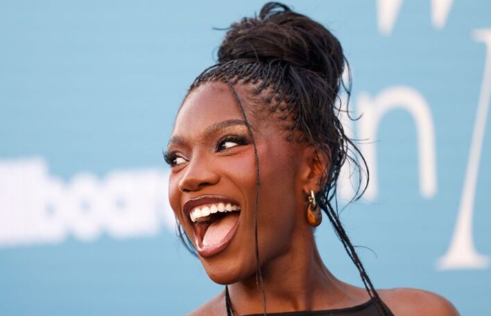 TikTok: Aνακοίνωσε τα μουσικά highlights του 2025 - KATSEYE, Connie Francis και Doechii πρωταγωνιστούν στις τάσεις της χρονιάς στην πλατφόρμα