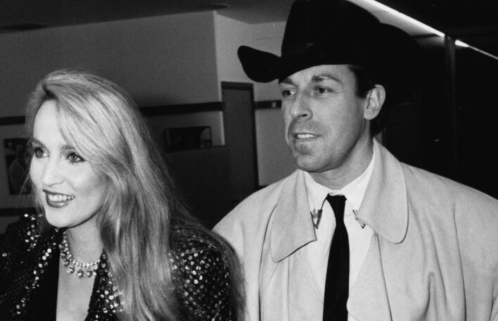 Η Τζέρι Χολ και ο Άντονι Πράις το 1985 © Dave Hogan/Getty Images