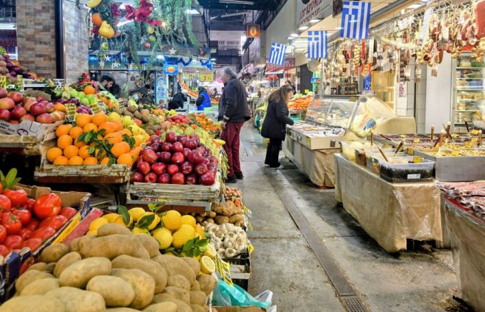 Ψωνίζοντας φθηνά και καλά στη Σκεπαστή Αγορά της Καλλιθέας