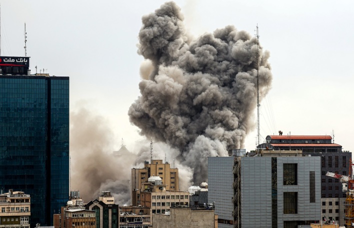 Πόλεμος στο Ιράν: Η Athens Voice αναλύει τις εξελίξεις