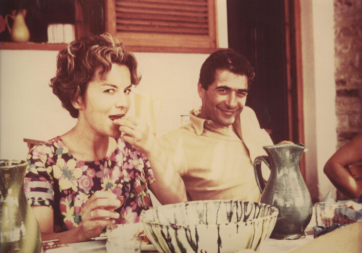 Δεκαετία '70, το ζεύγος Ζουμπουλάκη σε χαλαρές στιγμές