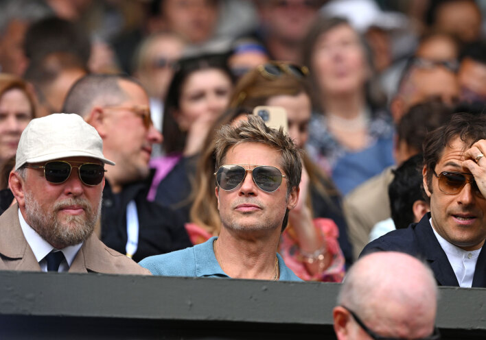 Guy Ritchie, Brad Pitt και Jeremy Kleiner στο Wimbledon 2023