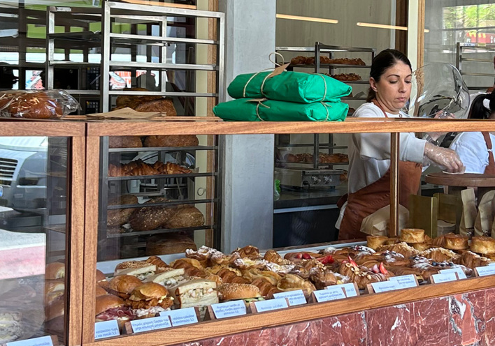 Η Red Jane είναι φουρνάρισσα στα Χανιά