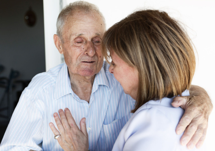 Ο κ. Παναγιώτης Αραμπατζής αποχαιρετά την ΠτΔ Κατερίνα Σακελλαροπούλου